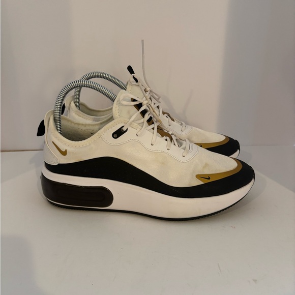 Nike Shoes - Nike Air Max Dia size 9
